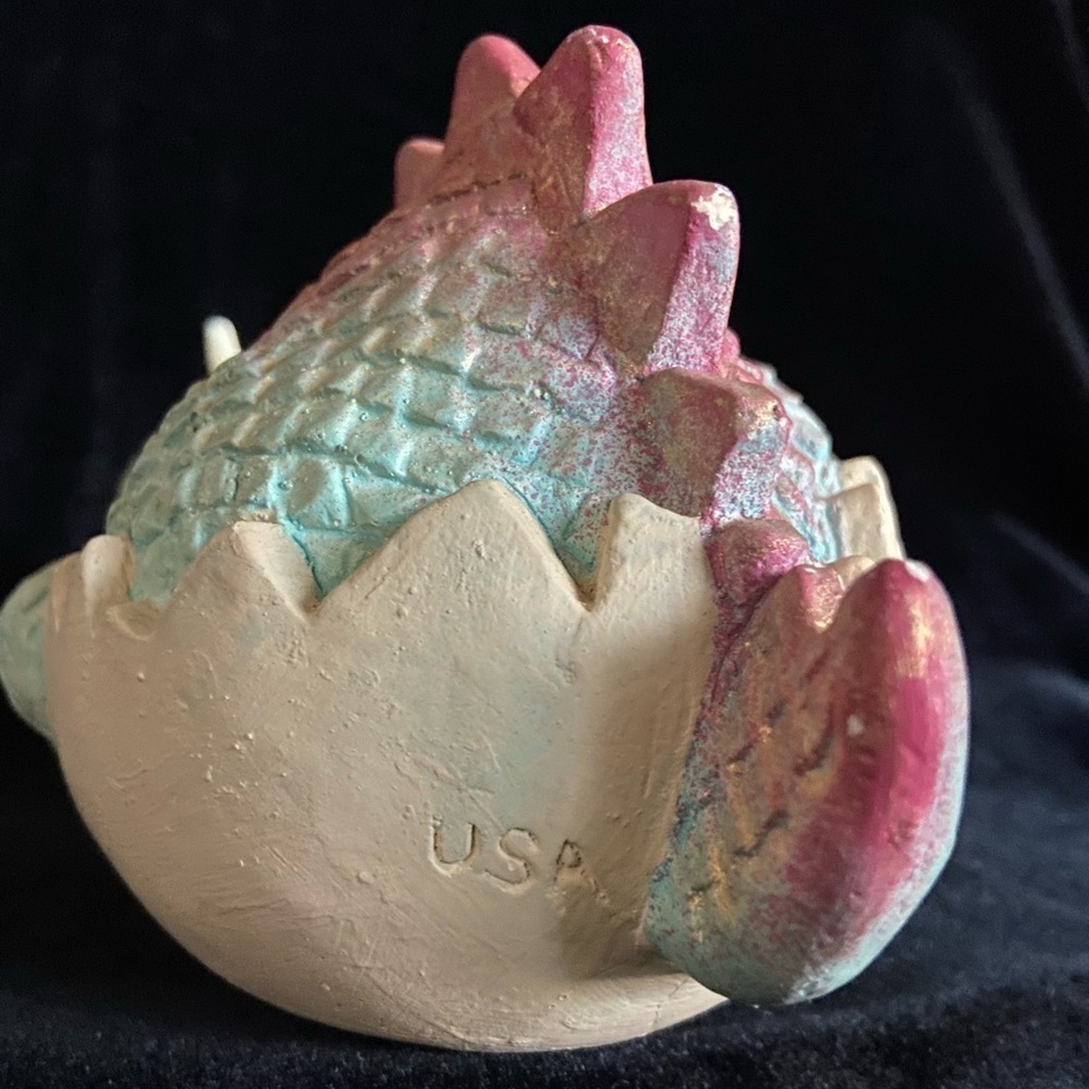 🖤 Stain Master ‘86 Baby Dragon in Egg Shell Figurine - Picture 3 of 13